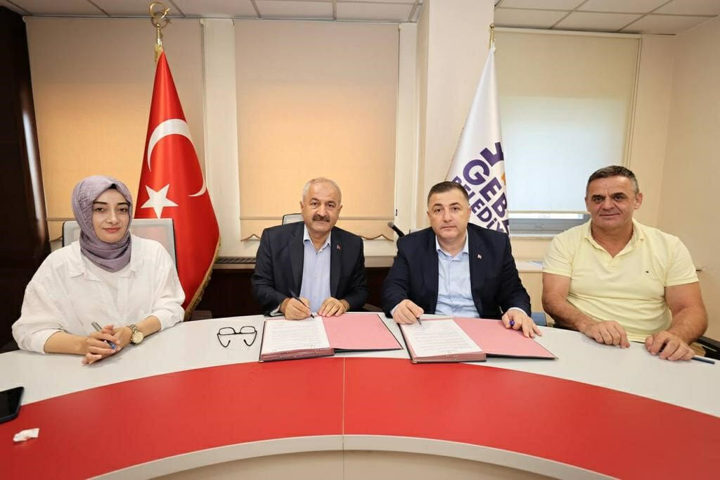 Gebze Belediyesi işçilerine yüzde 20 ek zam - Resim : 1