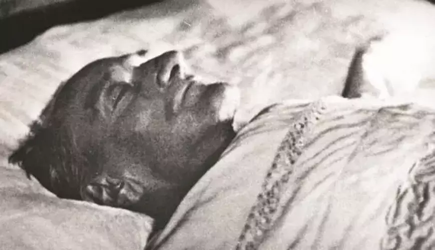 Atatürk Neden Öldü? Atatürk Nerede, Saat Kaçta Öldü? Atatürk Yaşasaydı Kaç Yaşında Olurdu? - Resim : 2