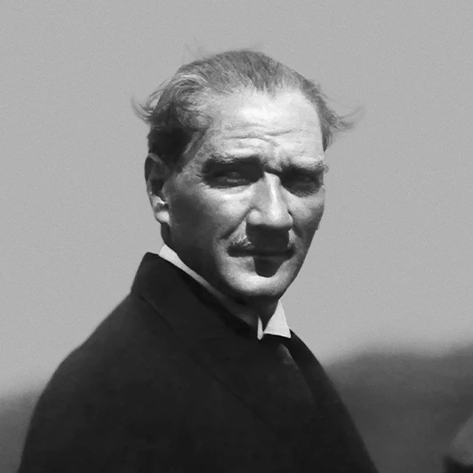 Atatürk'ün Sevdiği Şarkılar: Atatürk'ün En Sevdiği Türkü Hangisi? Atatürk Selanik Türküsü Sözleri - Resim : 1