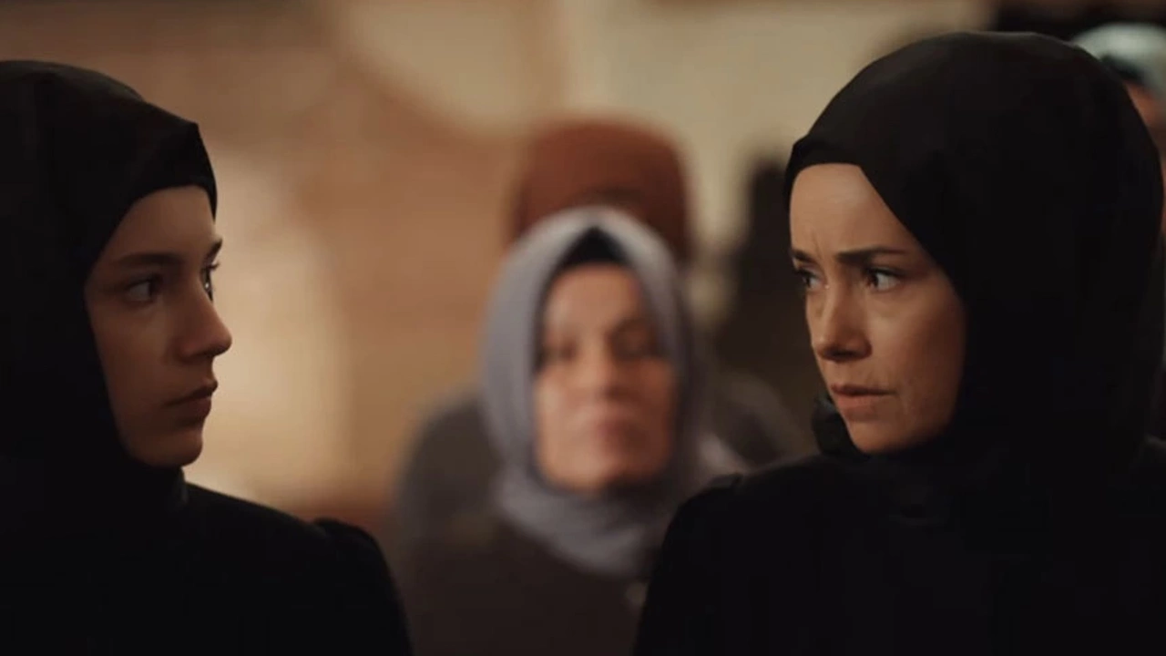 Kızıl Goncalar Efendi Hazretleri Kim? Kızıl Goncalar Efendi Hazretleri Kim Oynuyor? Kızıl Goncalar Hoca Efendi Kim? - Resim : 1