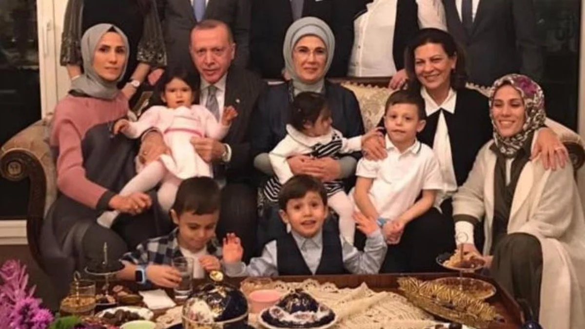 Erdoğan SON DAKİKA: Recep Tayyip Erdoğan Çocukları! Erdoğan Torunu Kaç Tane? Recep Tayyip Erdoğan Kaç Çocuğu Var? - Resim : 1