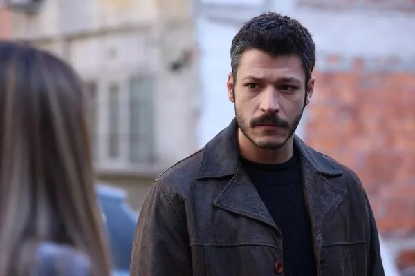 İnci Taneleri Cihan Kubilay Aka Tüm Senaryoyu İFŞALADI: İnci Taneleri Cihan Azem'in Oğlu Mu BELLİ OLDU! İnci Taneleri Cihan Kim? - Resim : 1