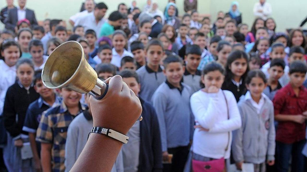12 Şubat Okullar Tatil Mi? Bugün Okullar Tatil Mi? 12 Şubat Pazartesi Bugün Okul Var Mı? MEB Okul Tatilleri Son Dakika - Resim : 1