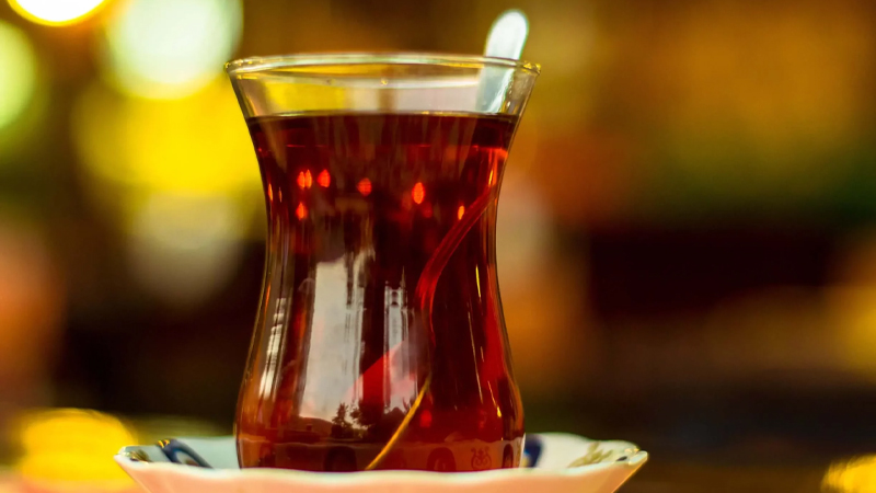 Uzmanlar araştırdı: Çay içmek insan ömrünü etkiliyor mu?