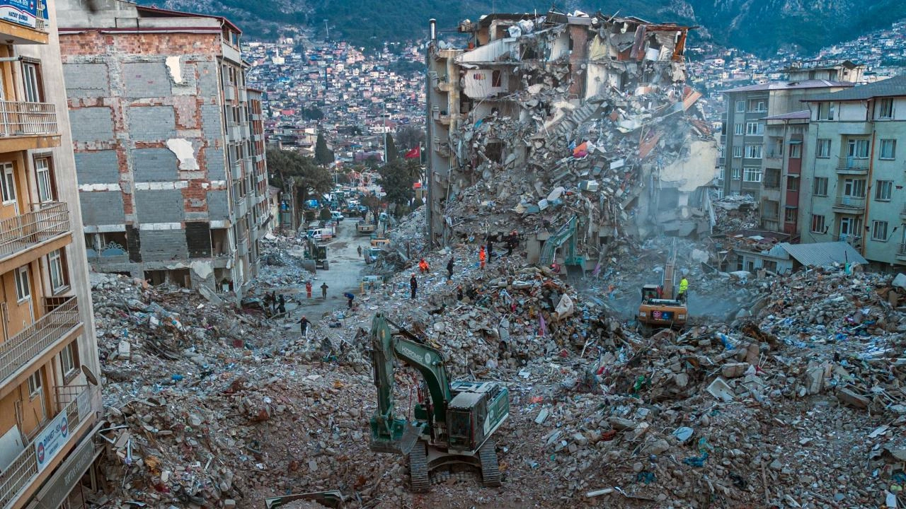 6 Şubat Okullar Tatil Mi 2024 MEB: Yarın Okul Tatil Mi? 6 Şubat Okul Var Mı? Salı Günü Okullar Tatil Mi? 6 Şubat Resmi Tatil Mi? - Resim : 1