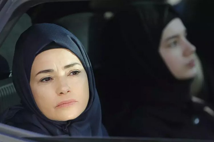 Kızıl Goncalar 5 Bölüm İzle Full HD Tek Parça! Fox TV Kızıl Goncalar 5. Bölüm Full İzle Youtube! Kızıl Goncalar Son Bölüm İzle Tek Parça - Resim : 2