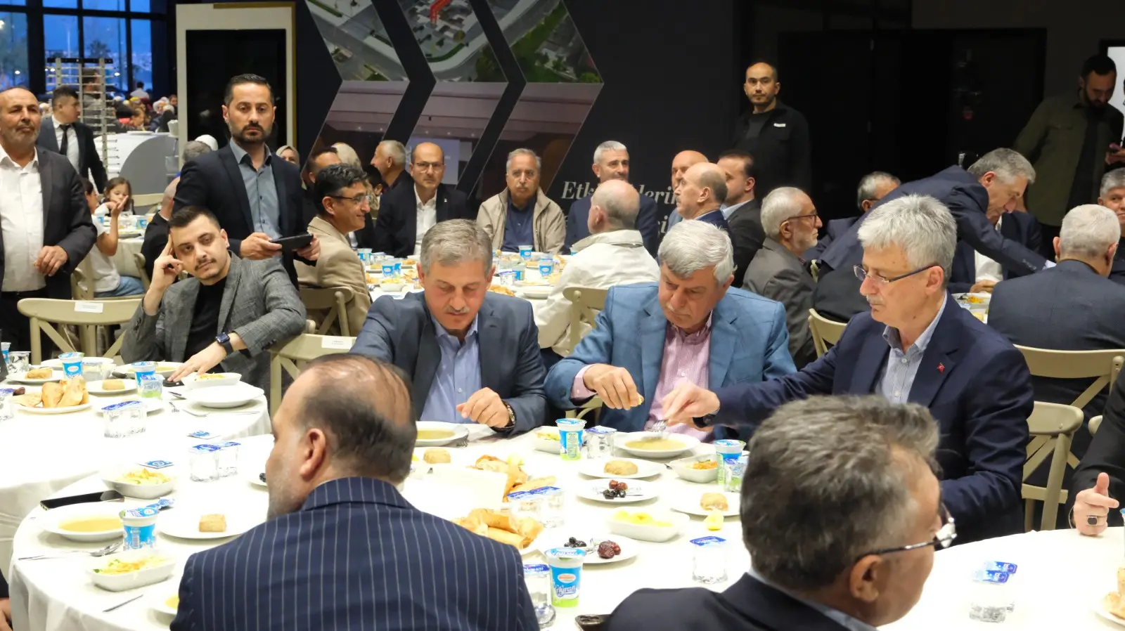 Büyükakın’dan teşkilata moral! “Sakın üzülmeyin, mazlum olmayın" - Resim : 2