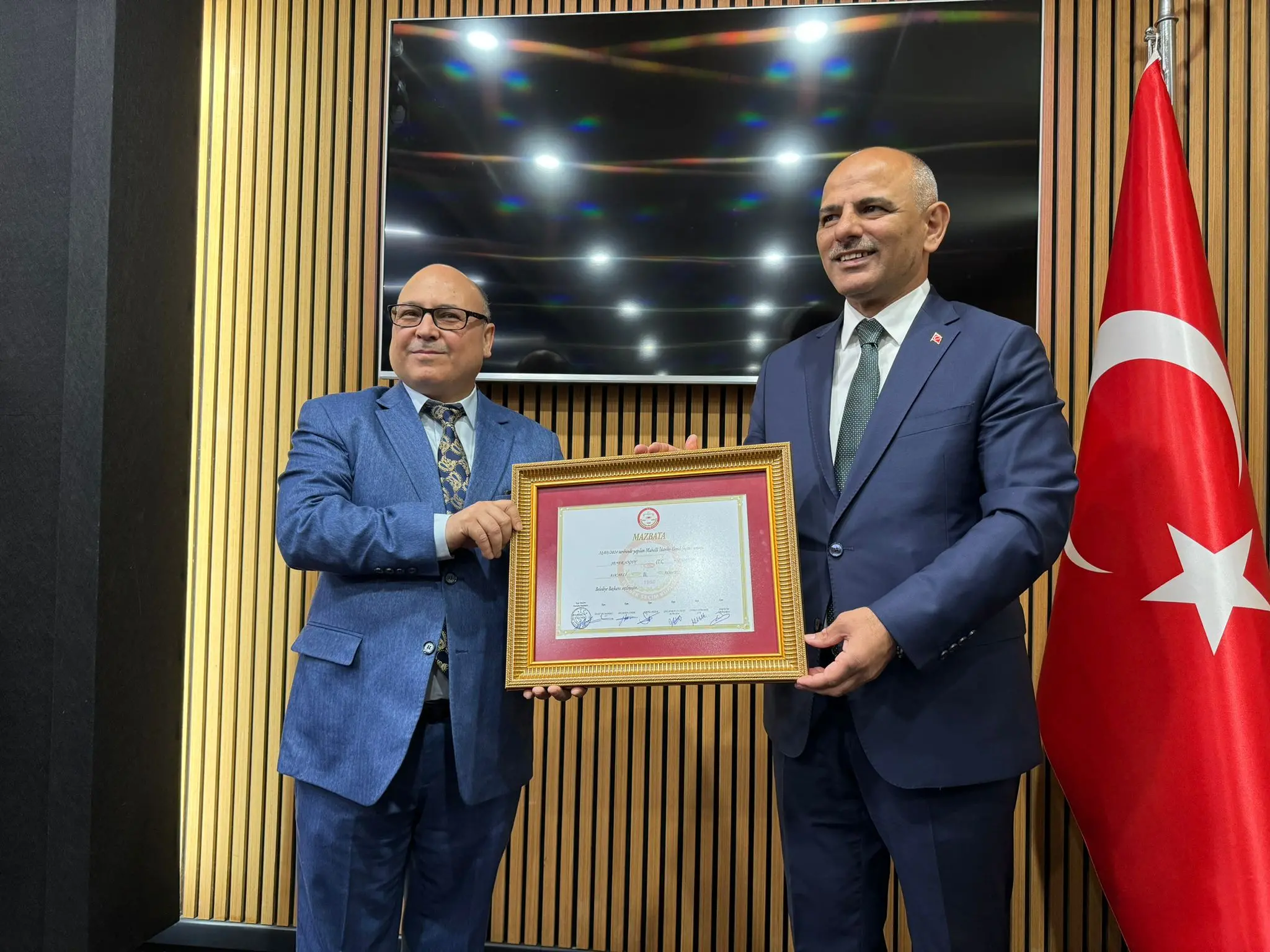 Şener Şöğüt mazbatasını aldı! "Konuşulanlar konuşuldu" - Resim : 2