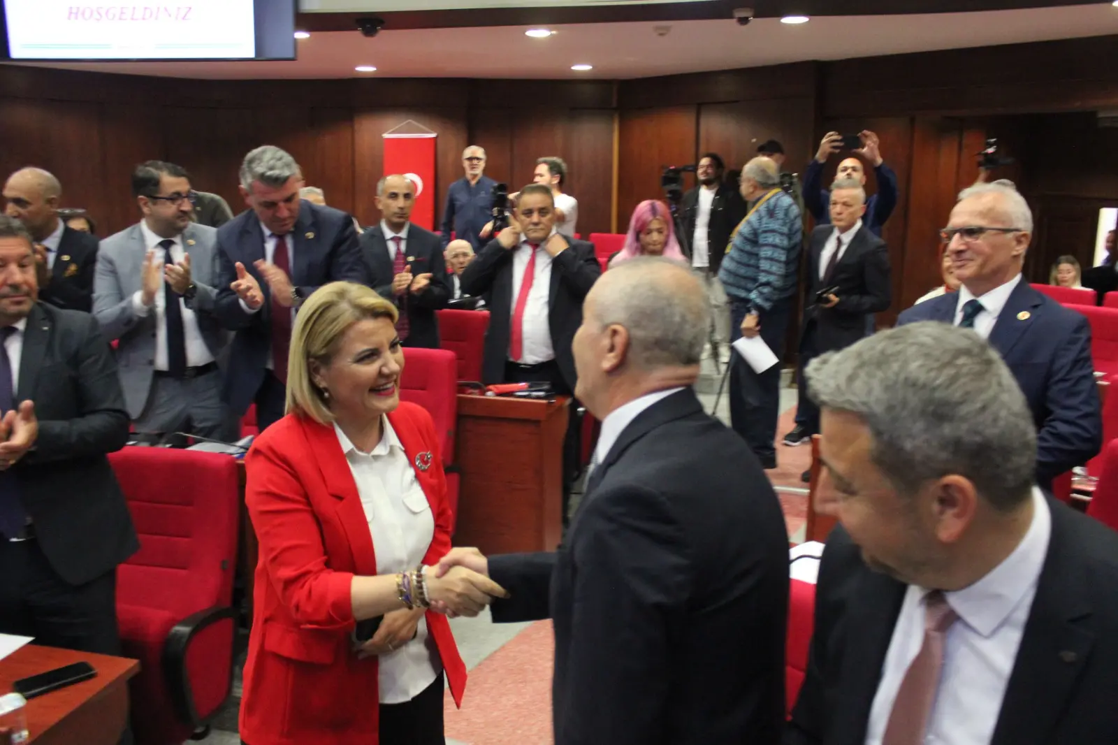 Hürriyet: “Burası kentin seçilmiş başkanına hakaret edilen bir yerdi” - Resim : 3