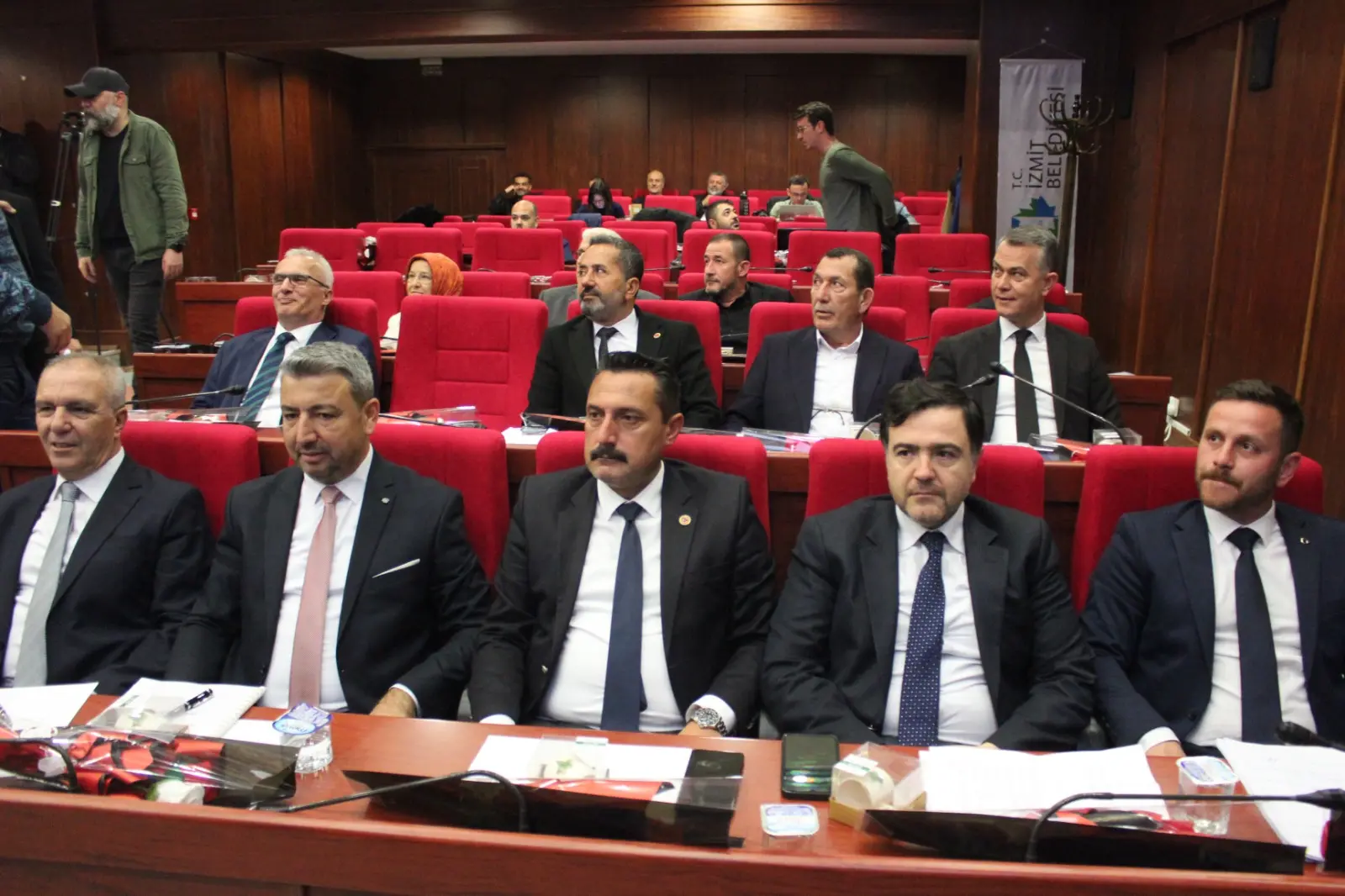 Hürriyet: “Burası kentin seçilmiş başkanına hakaret edilen bir yerdi” - Resim : 5