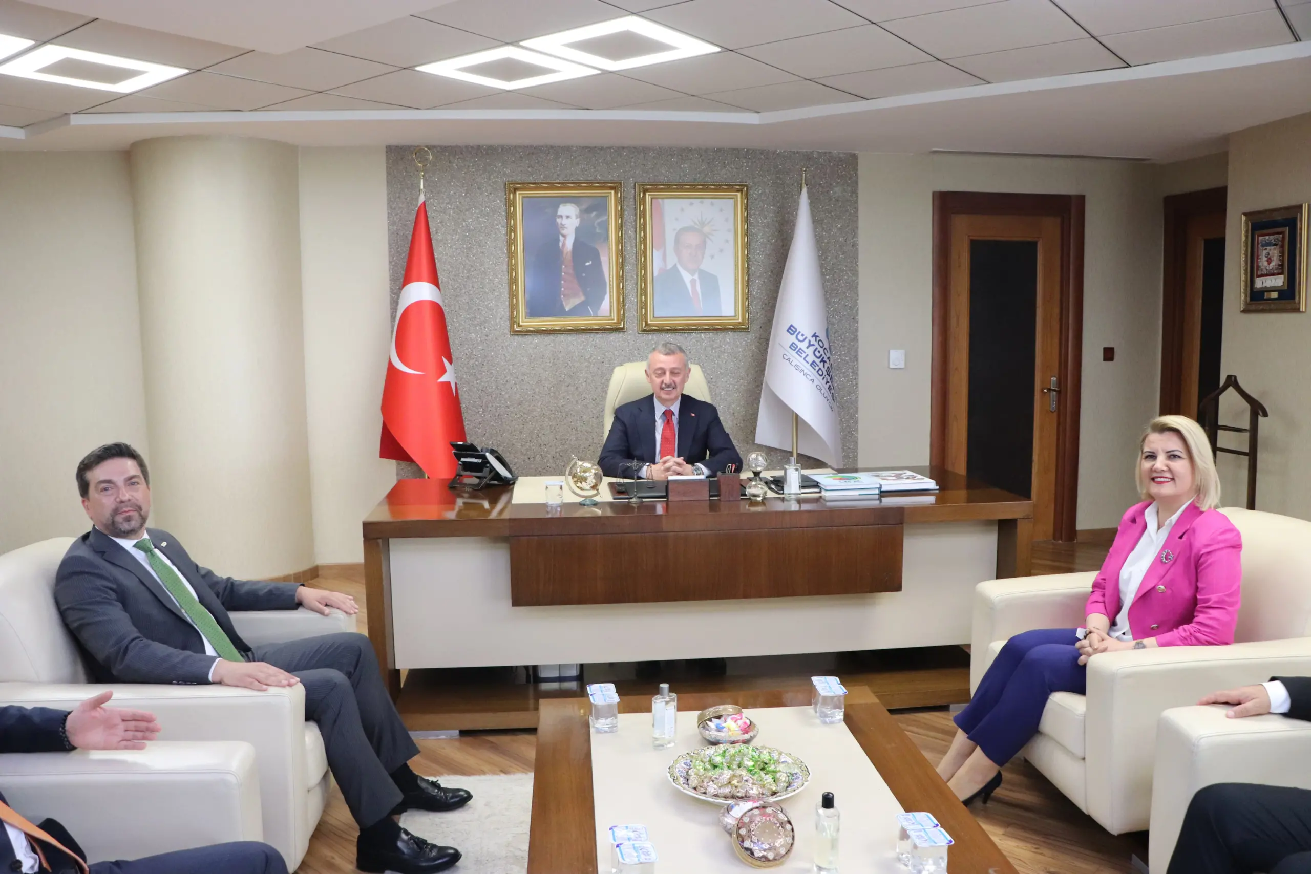 CHP’li Başkanlardan Büyükakın’a ziyaret! - Resim : 1