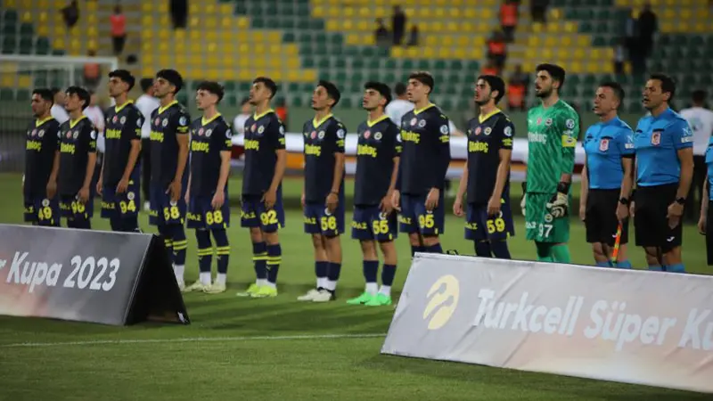 Fenerbahçe: Dik durmaya devam edeceğiz, Özbek: Böyle bir durumu beklemiyorduk