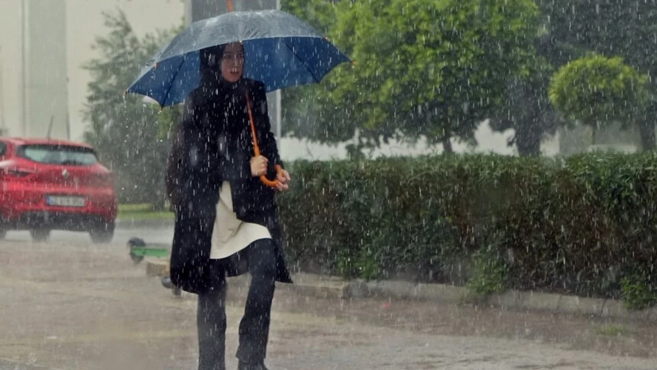 20-21 NİSAN HAVA DURUMU SON DAKİKA: Meteoroloji 45 İl İçin Saat Verdi! Kuvvetli Yağmur Kentleri Esir Alacak! İstanbul, Ankara, İzmir, Antalya Bu Gece Başlıyor.. - Resim : 1
