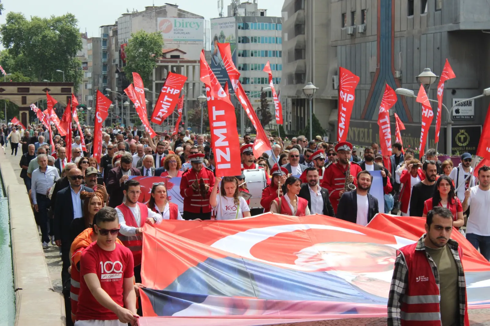 CHP Kocaeli'den 19 Mayıs'ta anlamlı yürüyüş - Resim : 10