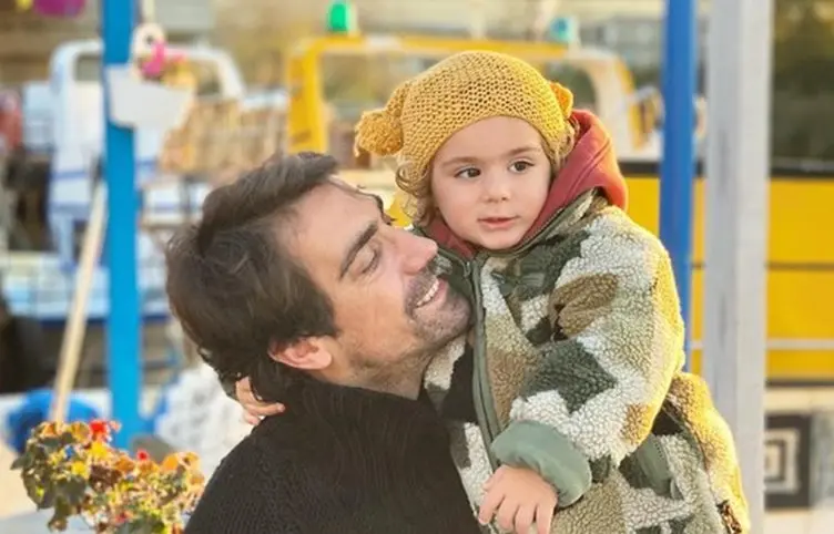 Ünlü oyuncudan beğeni yağmuruna tutulan pozlar - Resim : 1