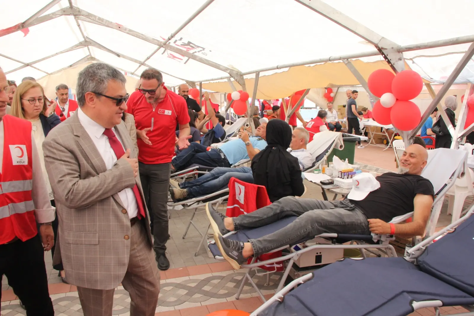 Başiskele'de kan bağışı şöleni! Kızılay'ın hedefi '1041' - Resim : 12