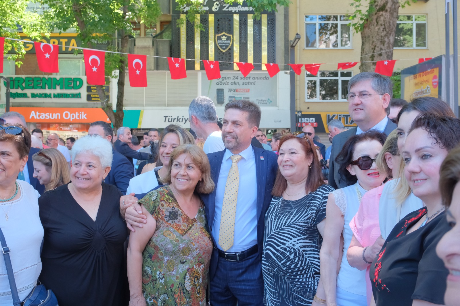 CHP Kocaeli’den kalabalık bayramlaşma! - Resim : 16