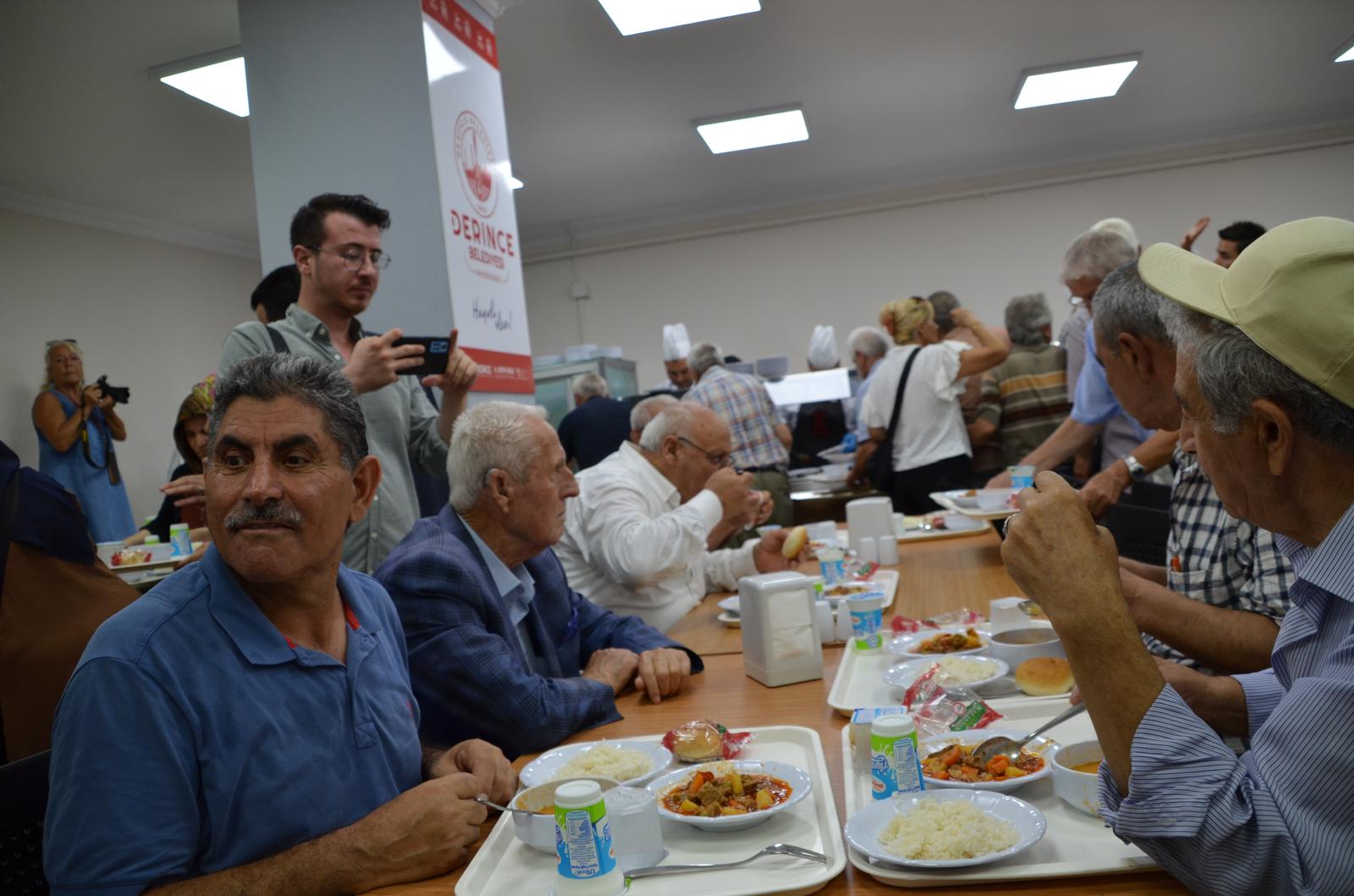 Emekliler akın etti Gökçe sözünü tuttu, Kent Lokantasını açtı - Resim : 4