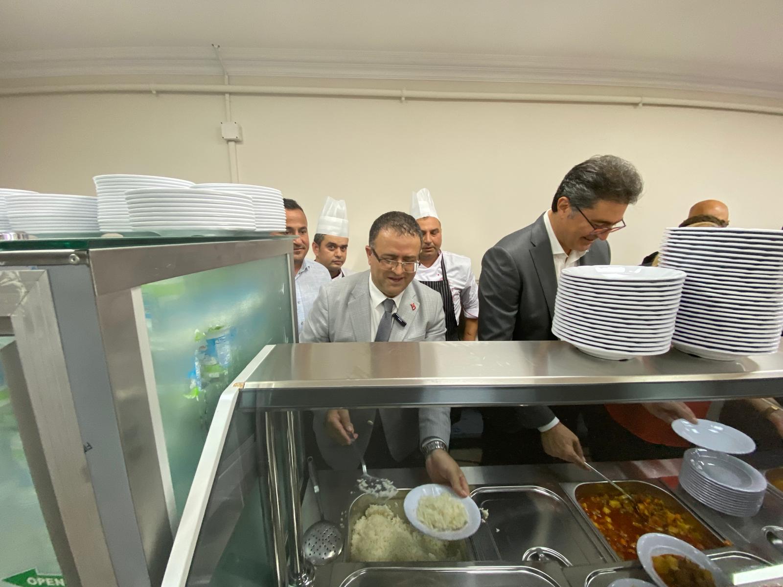 Emekliler akın etti Gökçe sözünü tuttu, Kent Lokantasını açtı - Resim : 1