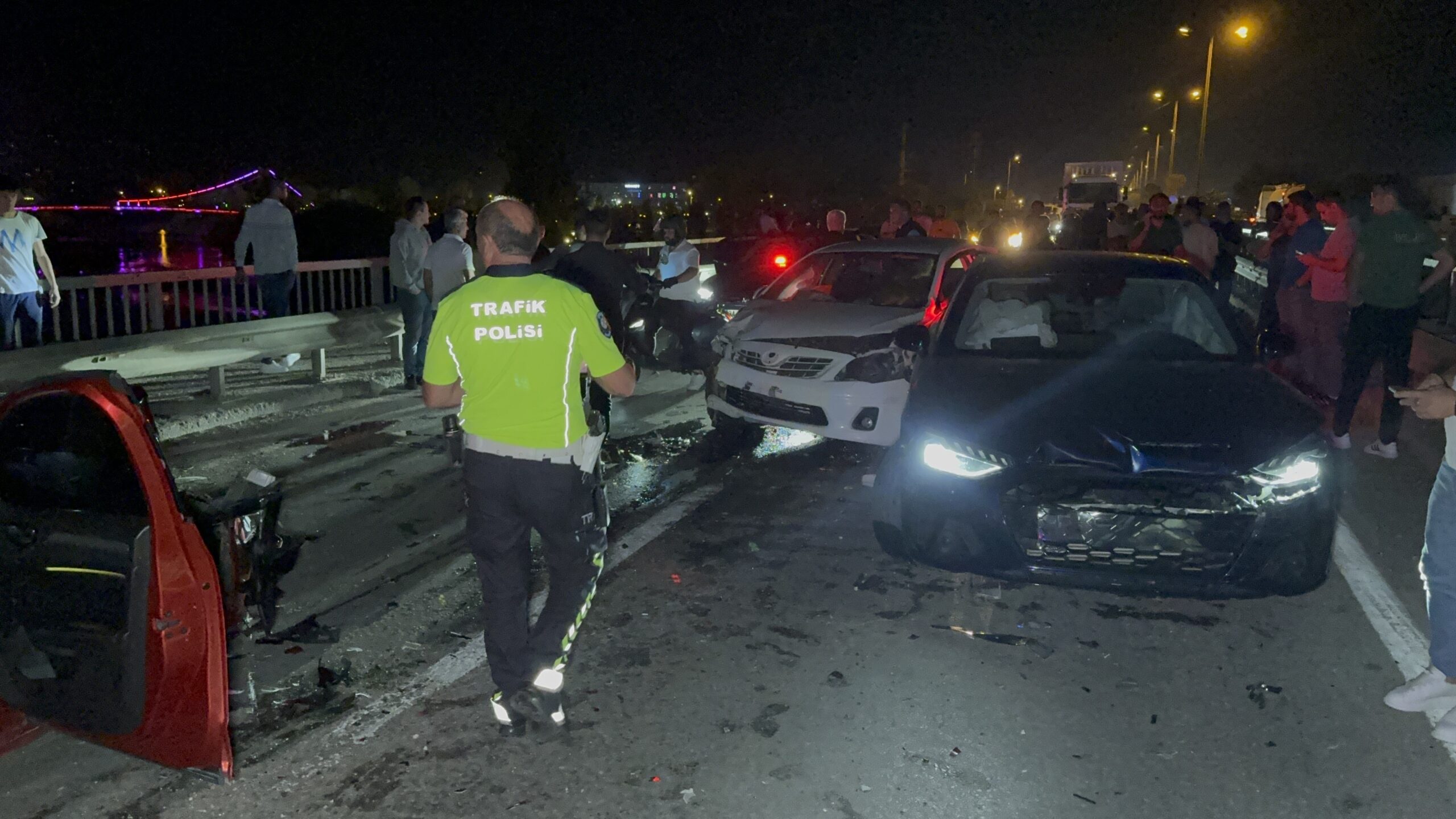 Düzce'de zincirleme trafik kazası: 6 araç birbirine girdi! - Resim : 2
