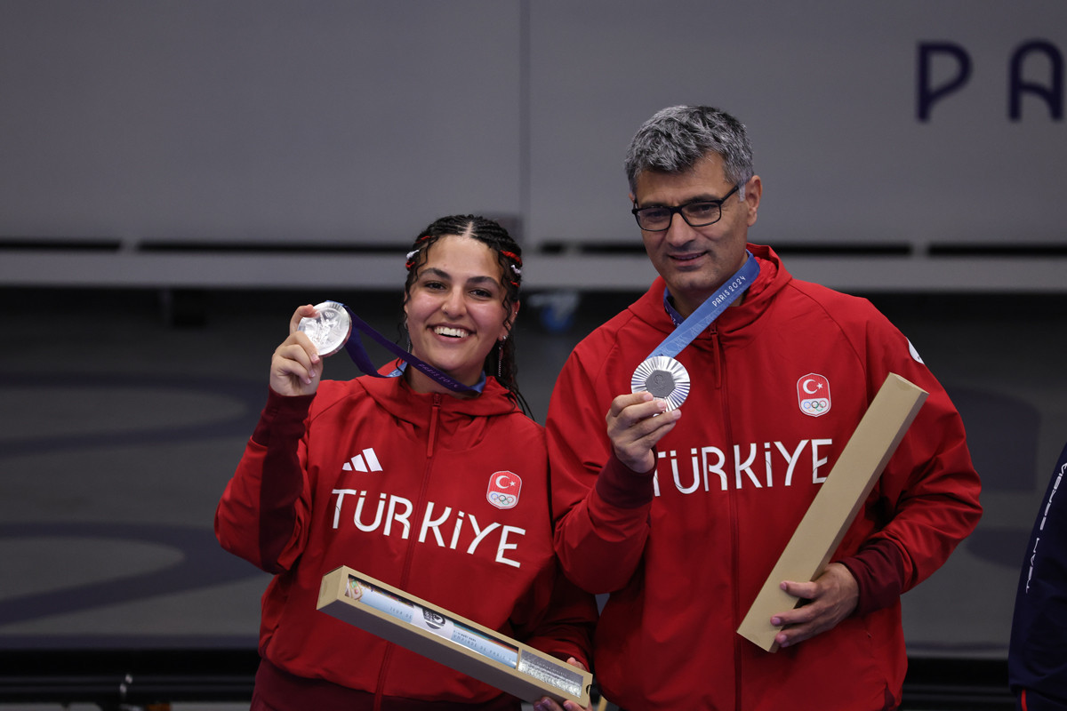 Eli cebinde madalya kazandı: Övgü üstüne övgü aldı! - Resim : 1