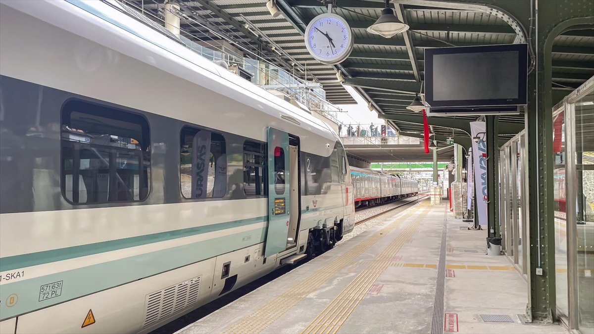 Bakan açıkladı: Adapazarı-Gebze bölgesel treninde rekor yolcu! - Resim : 4