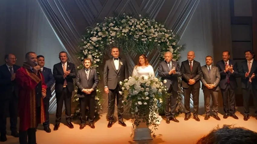 BDDK Başkan Yardımcısı’nın bol davetli düğünü dikkat çekti! Bankalarla mesafe kayboldu - Resim : 1