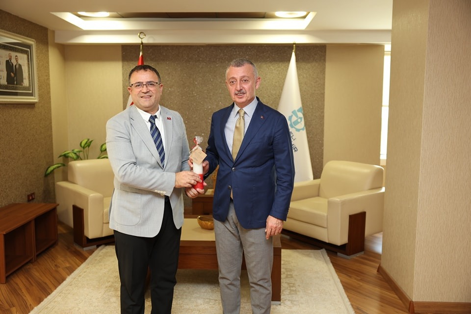 Büyükakın Erdoğan’ın fotoğrafı yok diye gelmedi! - Resim : 1