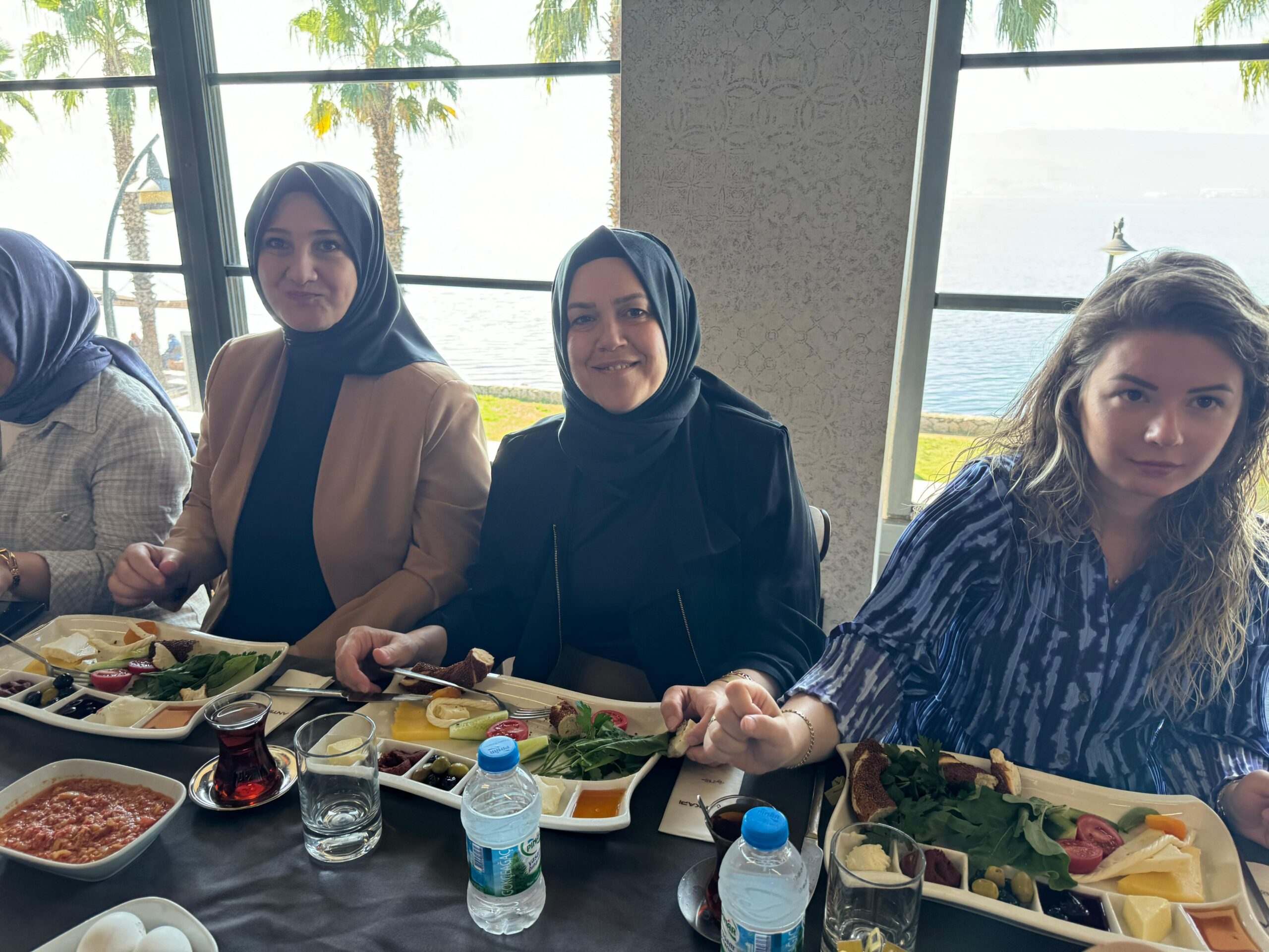 Fatma Betül Sayan Kaya: Sokağın nabzını tutacağız - Resim : 4