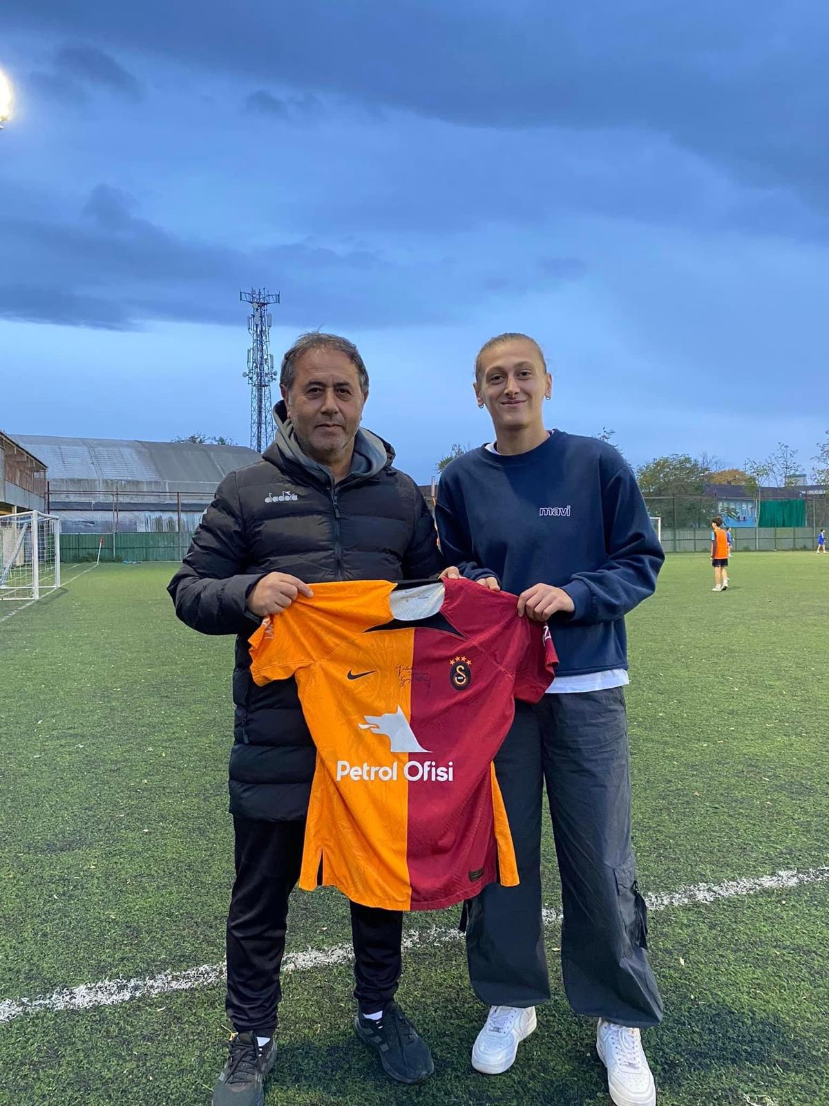 Fatma Sare'yi Türk futboluna kazandıran Hasan Alemdar'ın haklı gururu! - Resim : 3