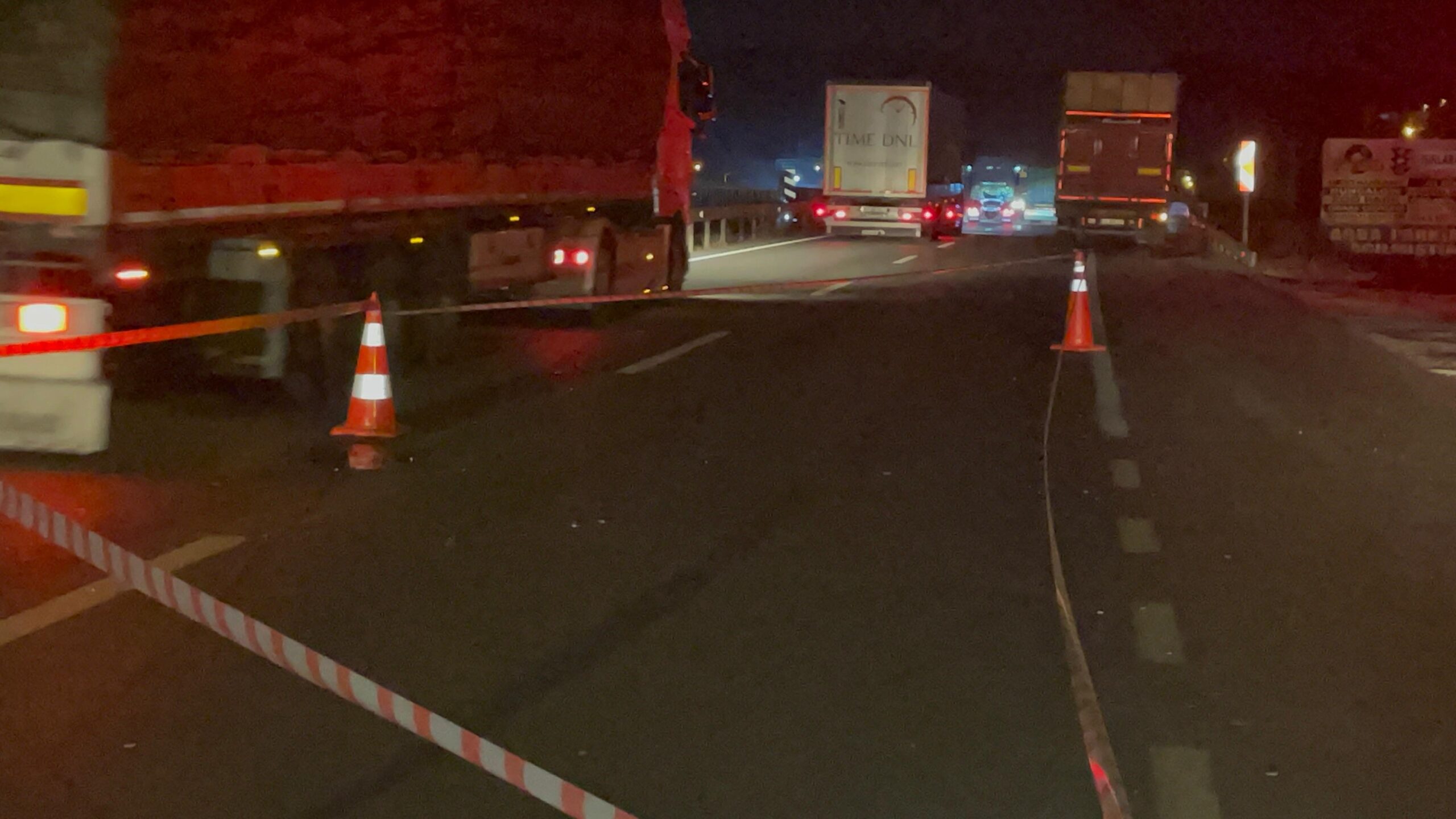 Feci kaza! Tıra arkadan çarptı... - Resim : 3