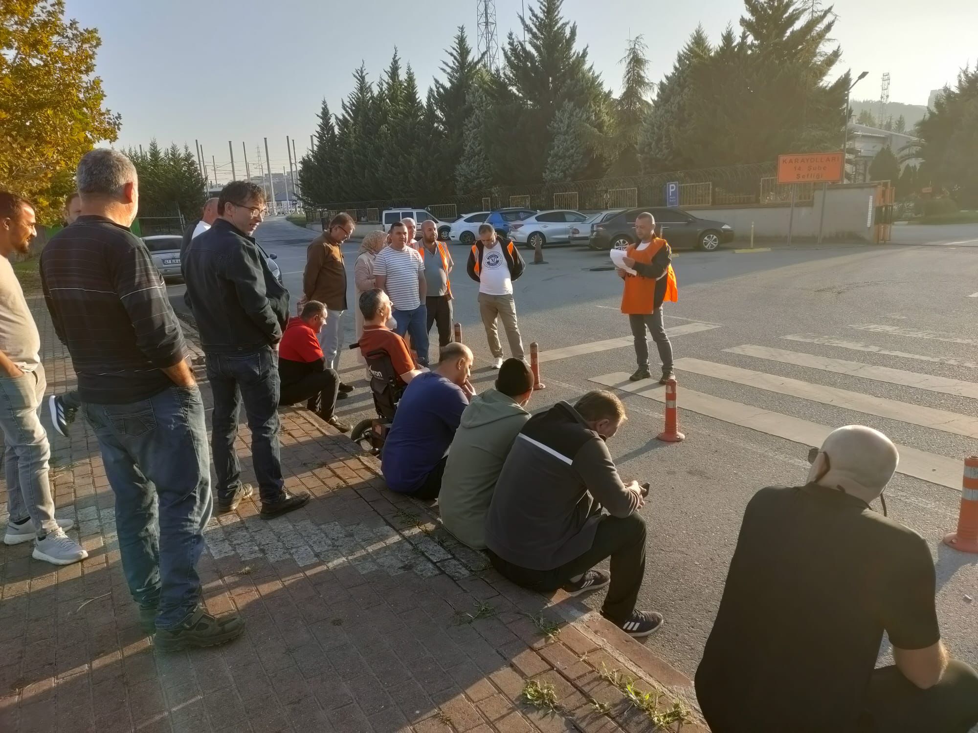 İşçiler kararlı: Bozulan ekonominin bedelini biz ödemeyeceğiz - Resim : 1