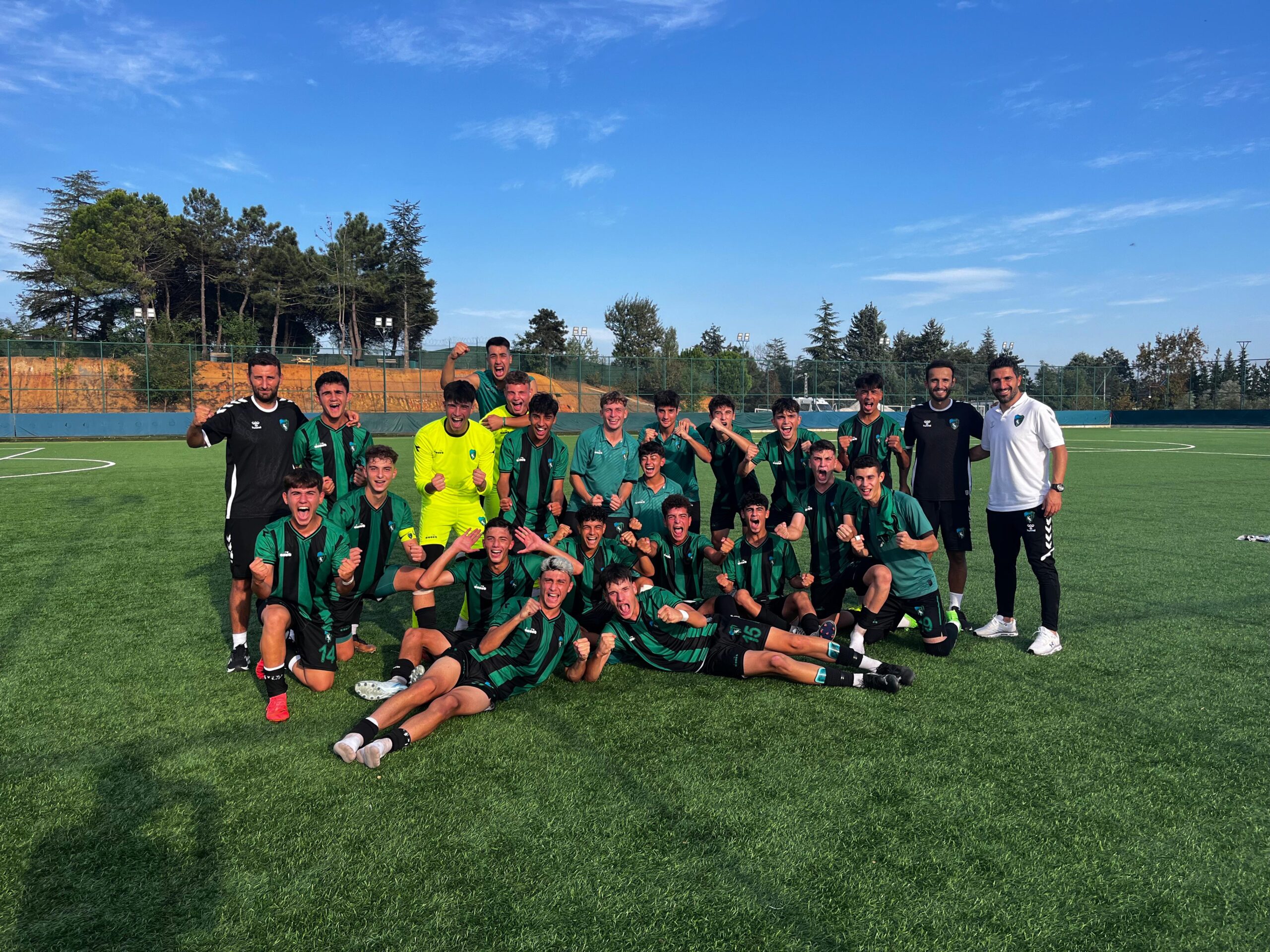 Kocaelispor'un gençleri fırtına gibi: 1-2 - Resim : 1