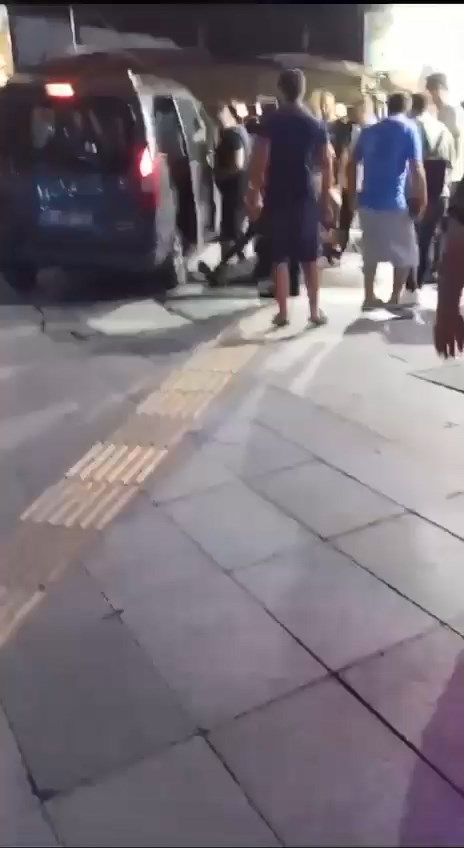 Silahlı kavgada vefat eden 2 kardeş son yolculuklarına uğurlandı - Resim : 7