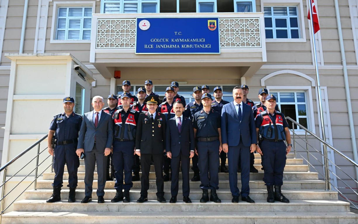 Vali İlhami Aktaş, Gölcük'teydi - Resim : 6