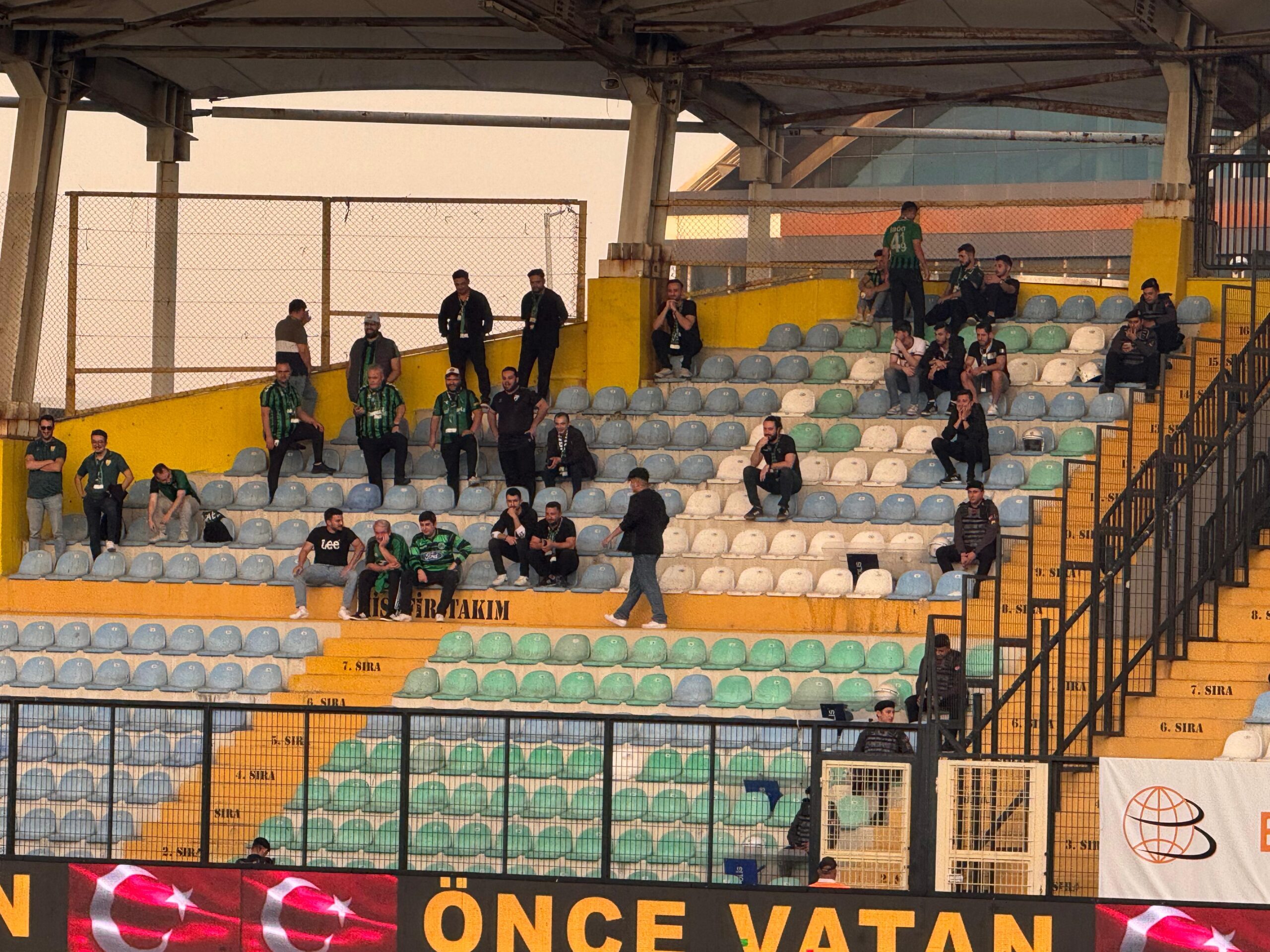 Hodri Meydan tribünde: Şu iki hafta güzel geçsin - Resim : 1