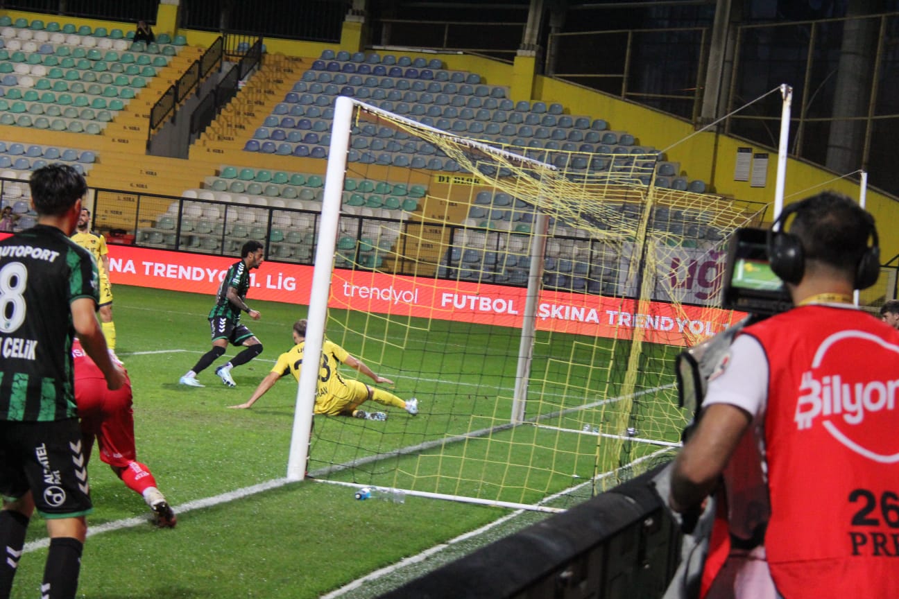 Kocaelispor'da Mendes şov! Fark 2'ye çıktı! - Resim : 2