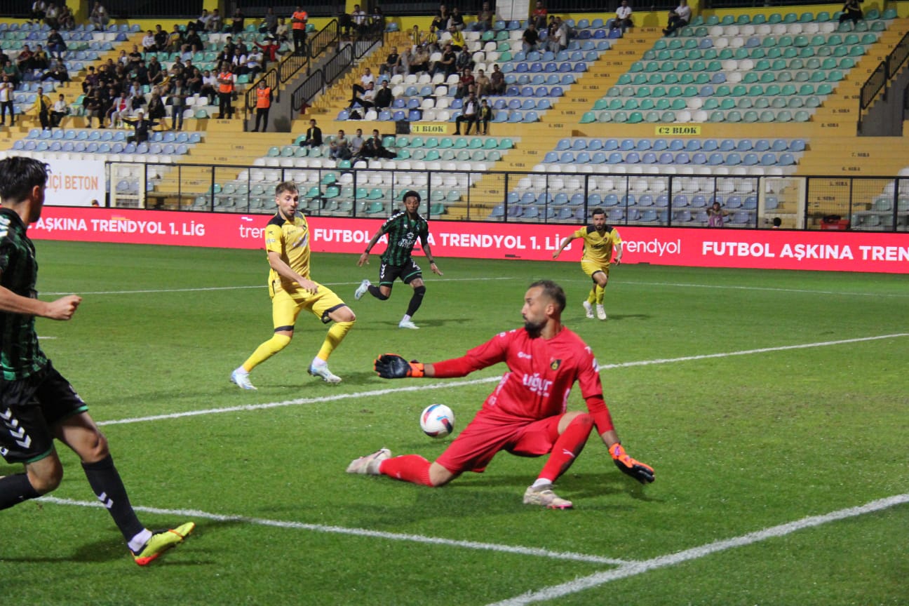 Kocaelispor'da Mendes şov! Fark 2'ye çıktı! - Resim : 1
