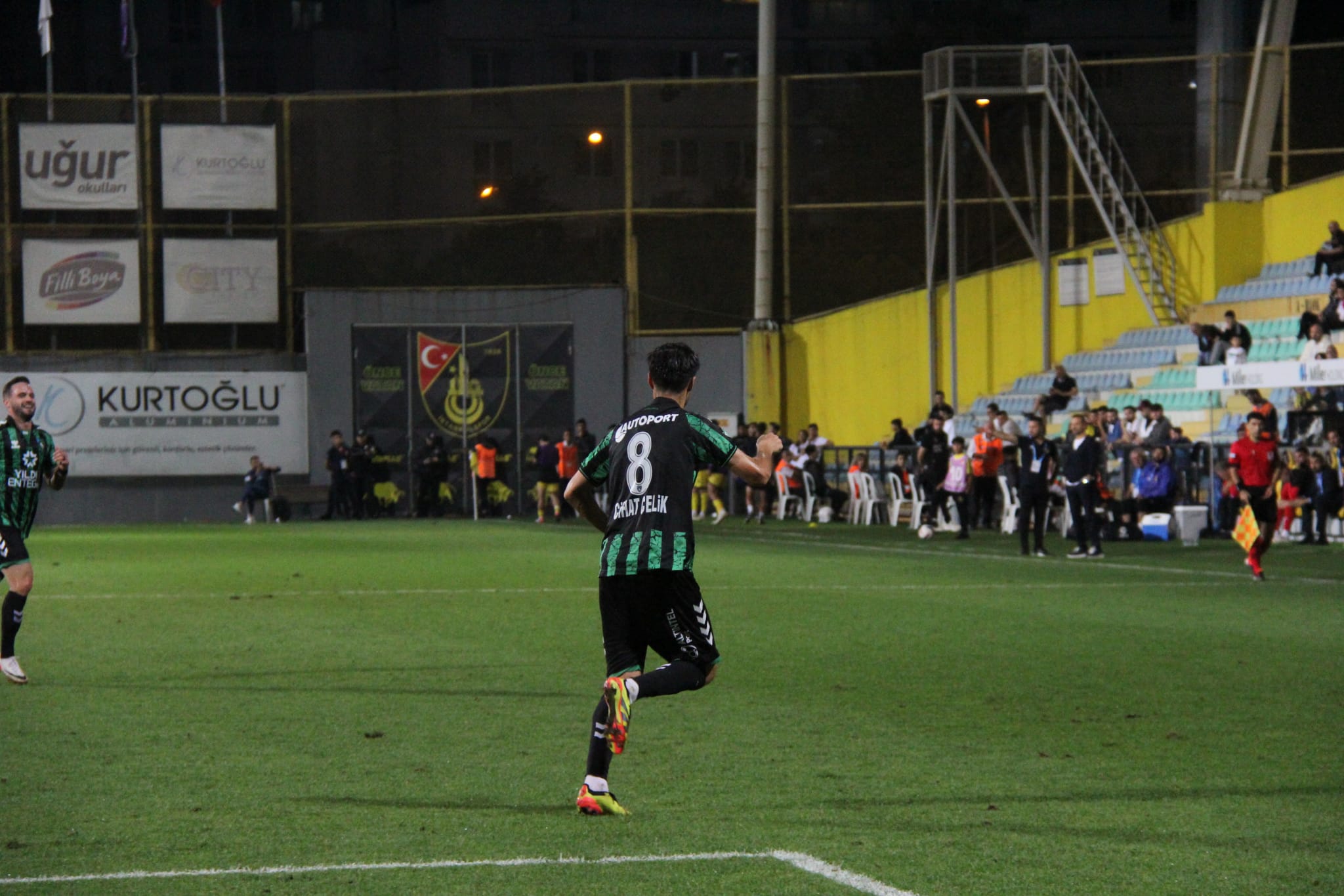 Yusuf Cihat tavana astı! "0-3" - Resim : 7