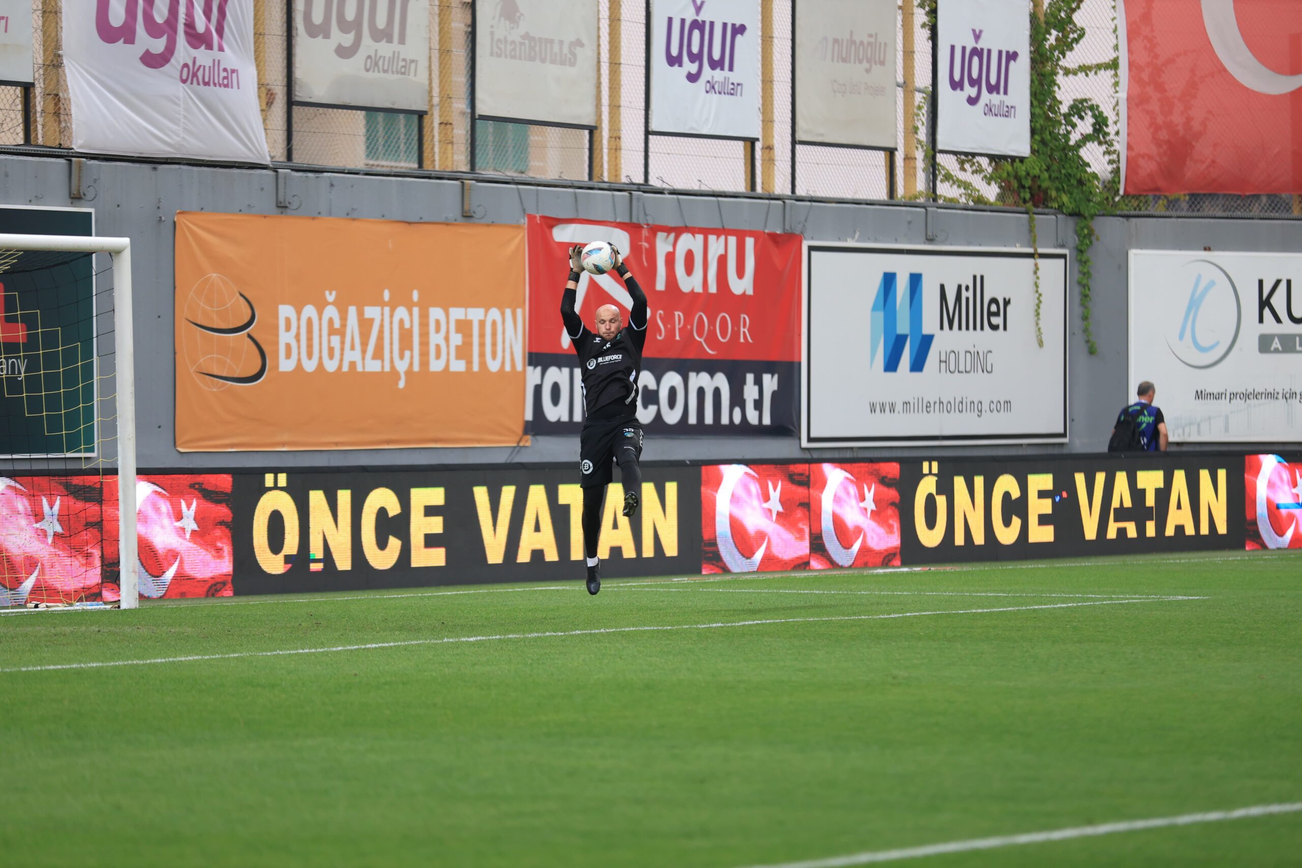 İstanbulspor - Kocaelispor: 0-3 (MAÇ SONUCU) - Resim : 9