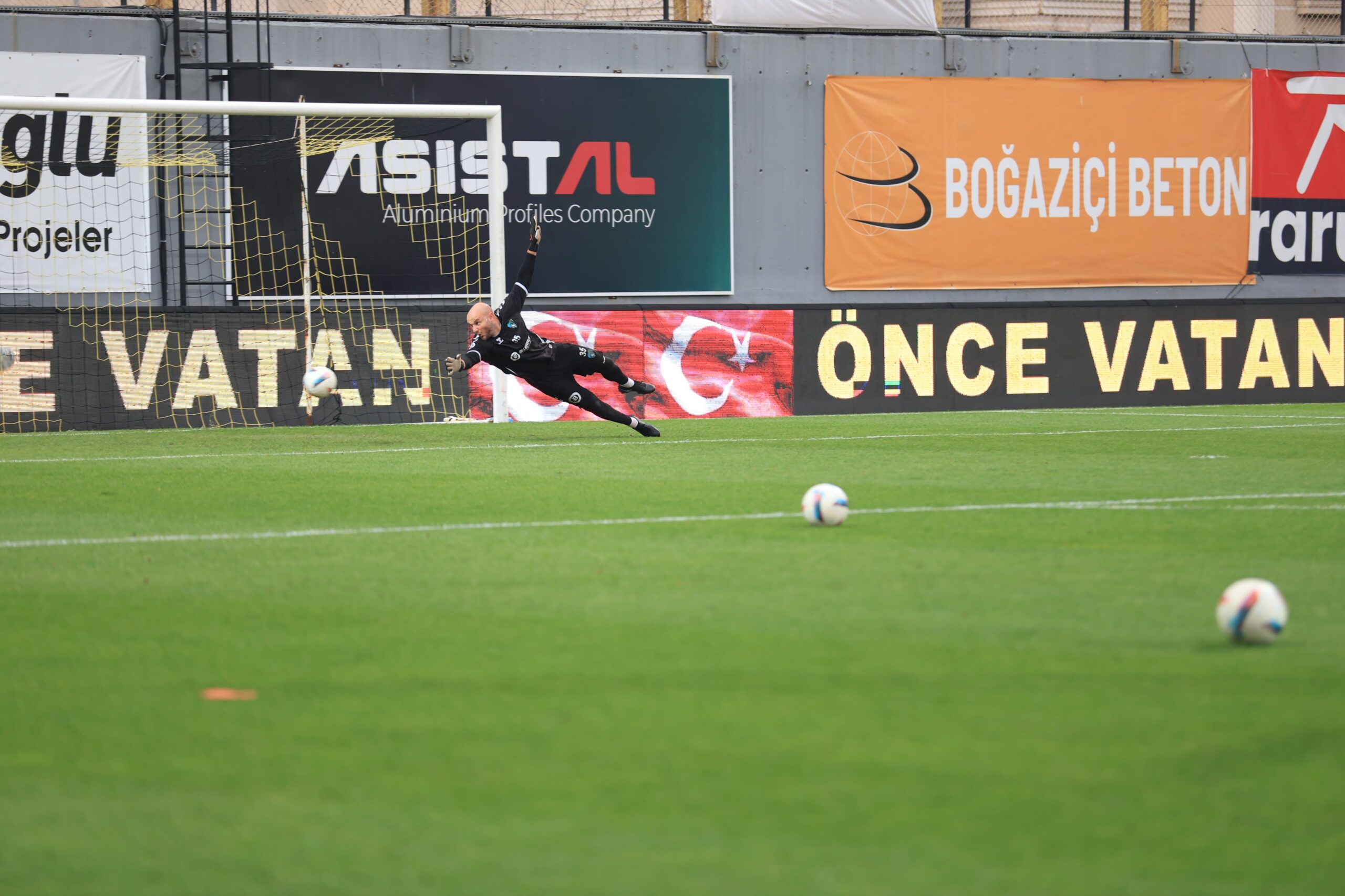 İstanbulspor - Kocaelispor: 0-3 (MAÇ SONUCU) - Resim : 12