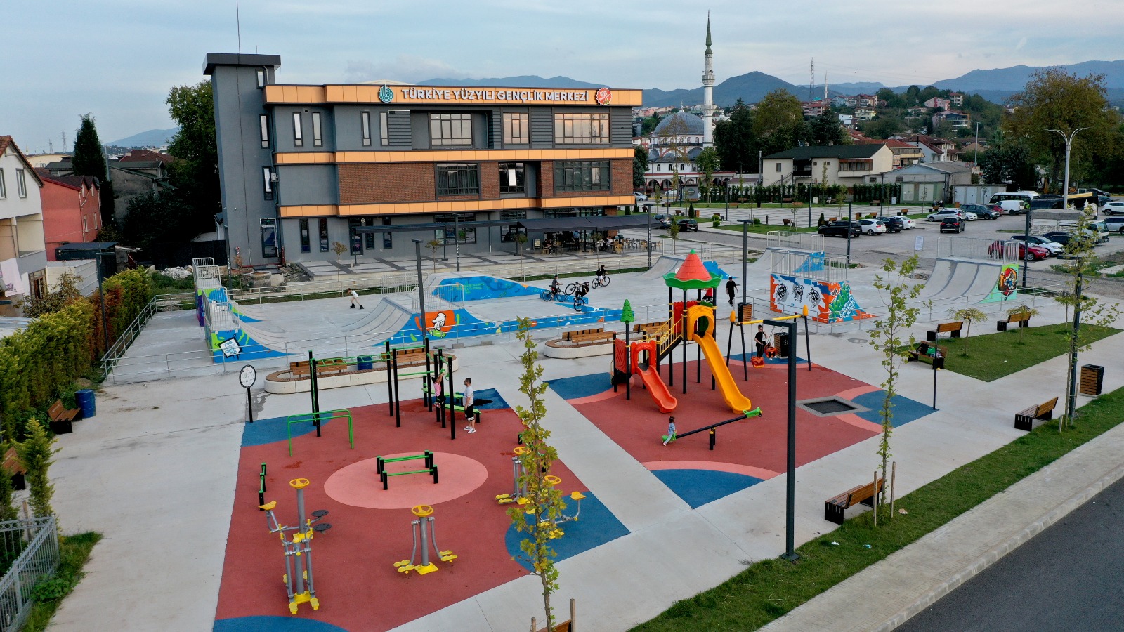 Başiskele'de gençlerin yeni toplanma yeri - Resim : 1